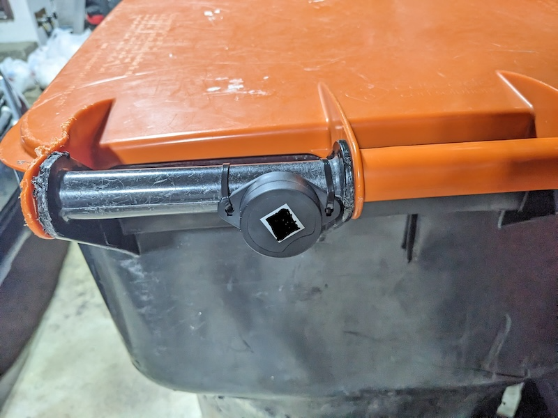 Bluetooth beacon installed on a recycling bin handle